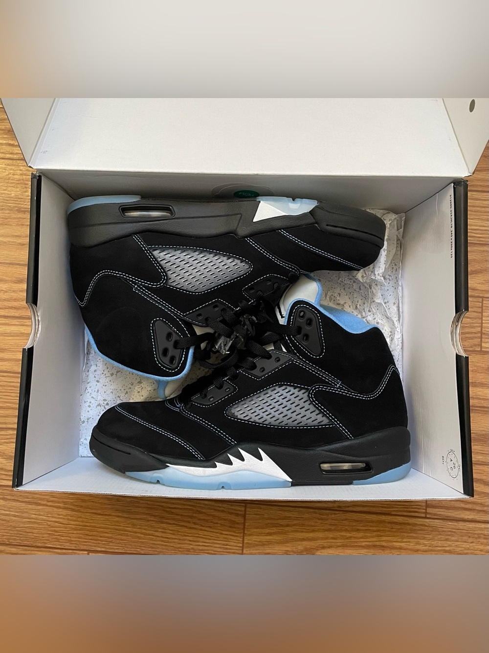 Jordan 5 Retro Black University Blue UNC 2026 Size 9 VNDS DD0587-008